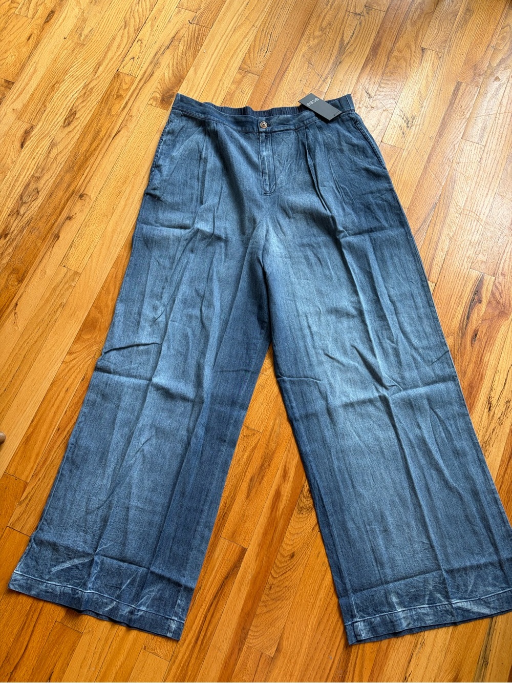 BCBG Women’s High Rise Wide Leg Denim Pants